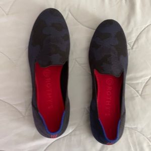 Brand new Rothy’s loafer. Worn 1 time.